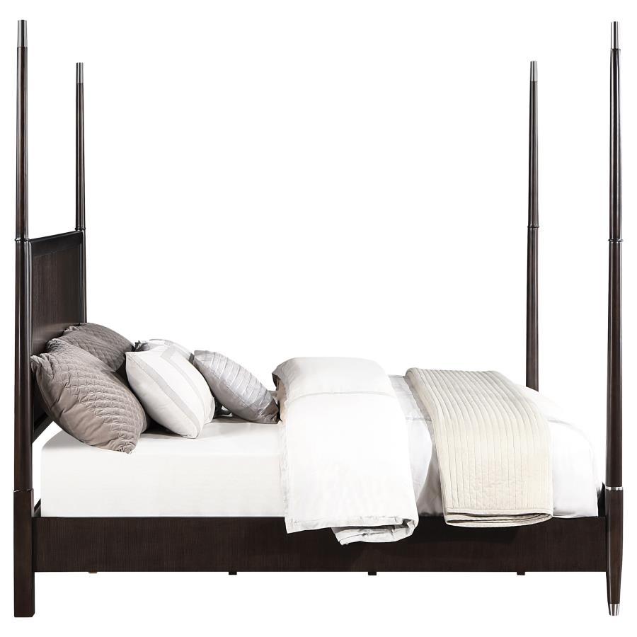 Emberlyn - Wood Poster Bed