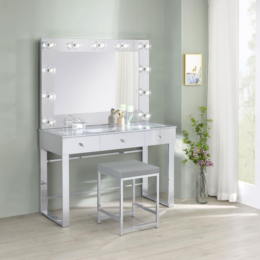 Umbridge - 3-Drawer Vanity Set With Lighting - Chrome And White