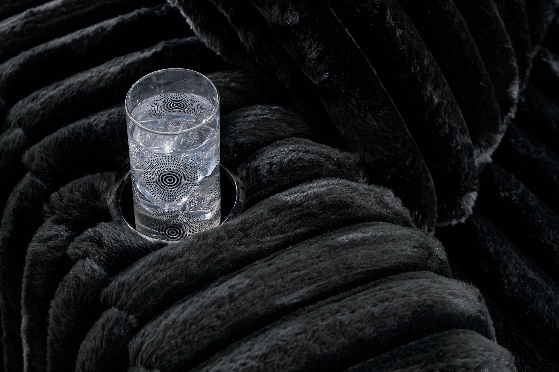 Midnight-Madness - Oversized Chaise