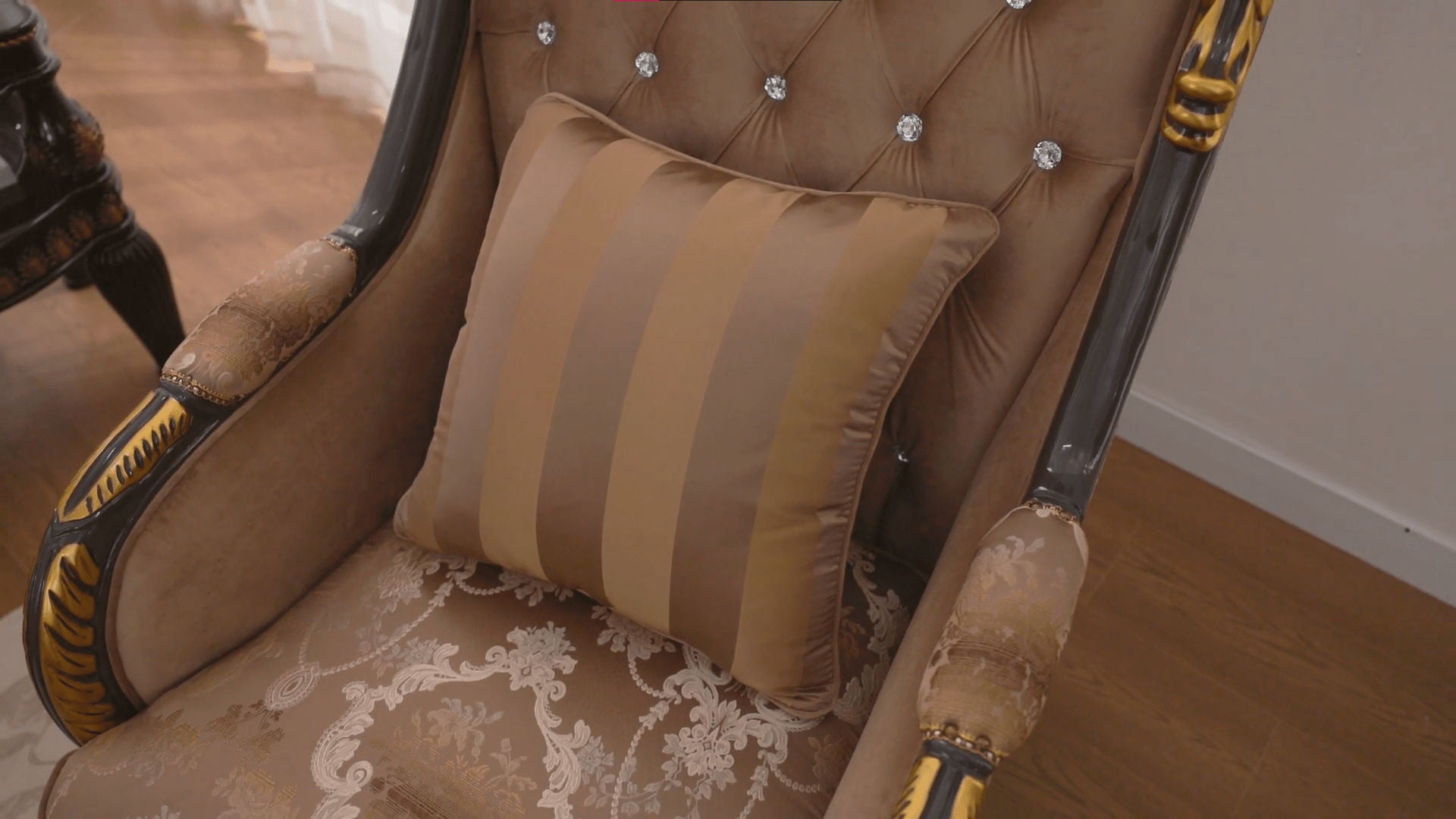 HD-9049 - Chair - Brown / Black / Gold