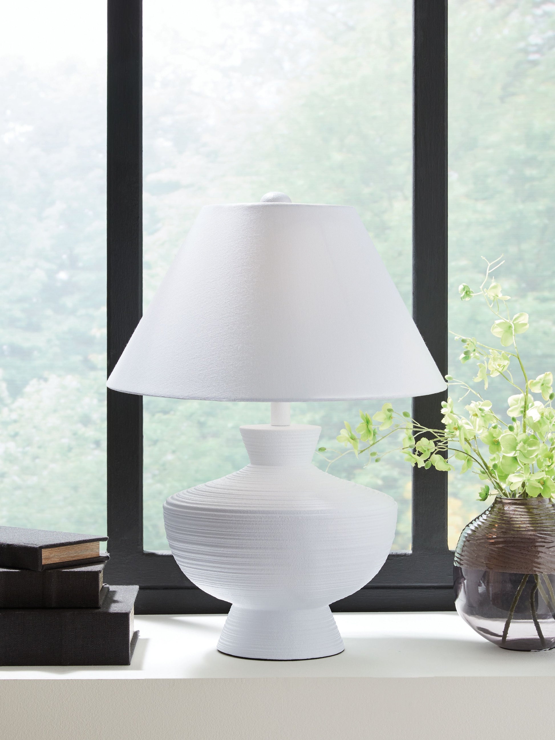 Harelwood - White - Poly Table Lamp