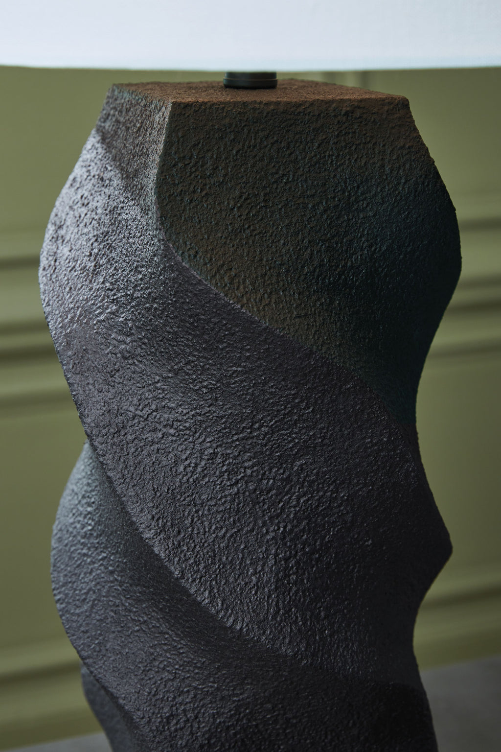 Amillion - Black - Poly Table Lamp